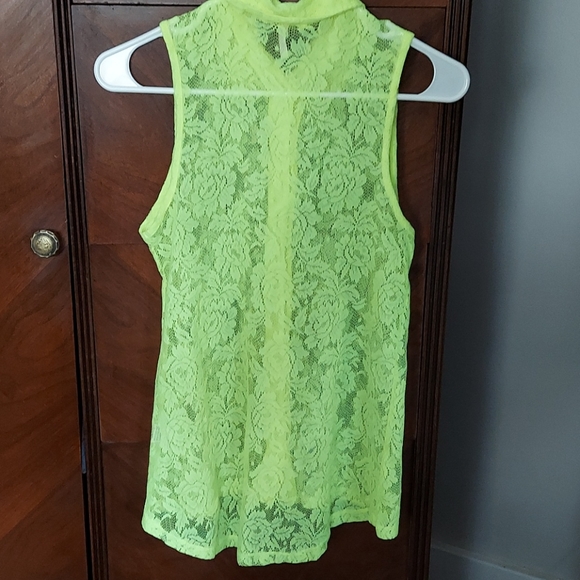Kirra neon yellow lace button up - Picture 5 of 6